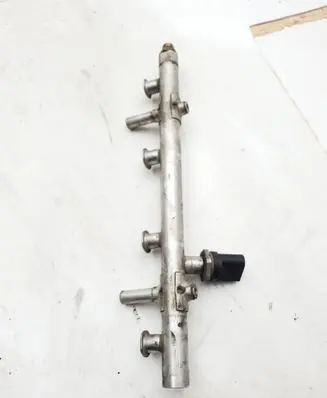 Audi A3 S3 8V Fuel main line pipe 06J906051F 0261545079