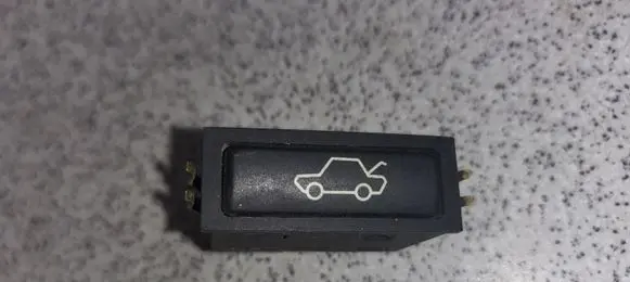 BMW 5 E39 Tailgate opening switch 61318365579