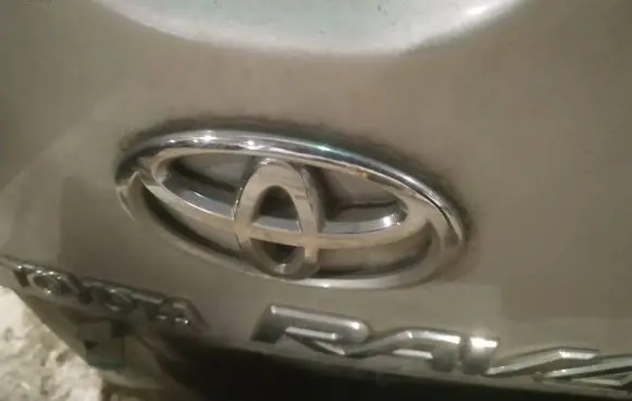 Toyota RAV 4 (XA30) Manufacturer badge logo/emblem 