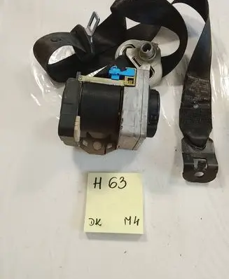Volkswagen Golf IV Front seatbelt 33004403