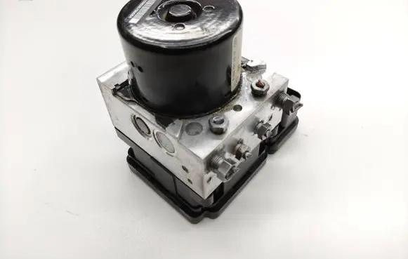 Mercedes-Benz C W204 ABS Pump A2045455332 A2044312412
