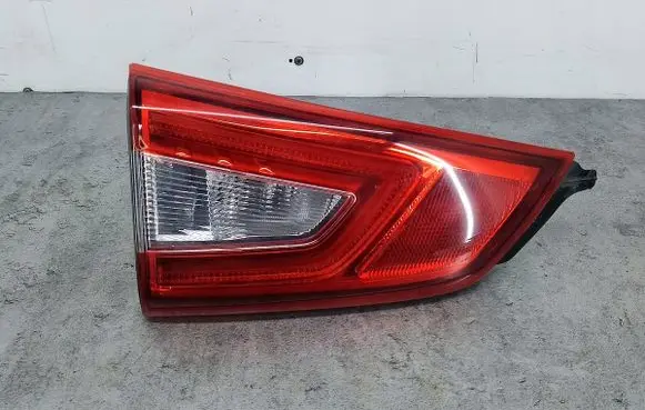 Nissan Qashqai Tailgate rear/tail lights