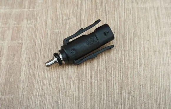 BMW X5 G05 Coolant temperature sensor 5A115F5