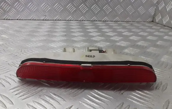 Mazda 3 I Third/center stoplight P3591