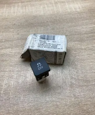 Volkswagen Golf V ESP (stability program) switch 5K0927117