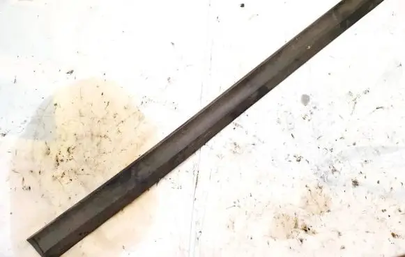 Volkswagen PASSAT B4 Front door trim (molding) 3A0853515A