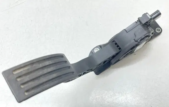 Volvo V40 Cross country Accelerator throttle pedal 31280597 6PV01036823