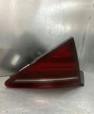 Tailgate rear/tail lights