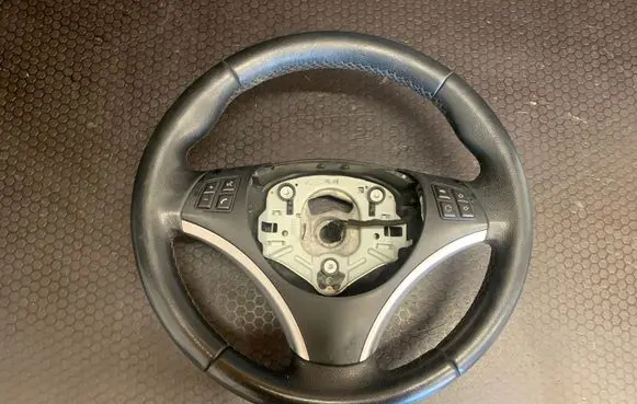 BMW X1 E84 Steering wheel 3051626