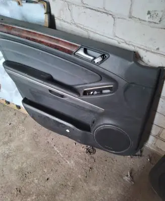 Mercedes-Benz GL X164 Front door card panel trim