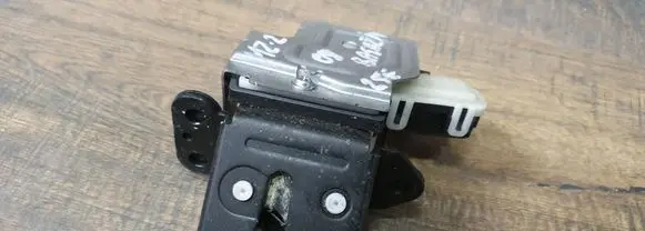 Mazda 2 Tailgate/trunk/boot lock/catch/latch C6728