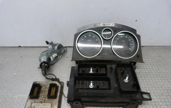 Opel Zafira B Engine control unit/module 5WK9395 12992406 6090900302