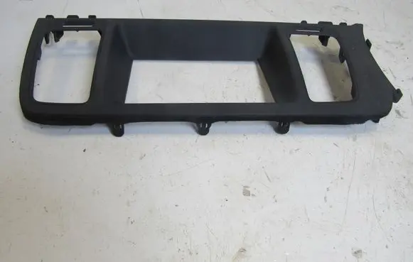 Nissan Murano Z51 Radio/GPS head unit trim E8234112100-MERC E8234112100