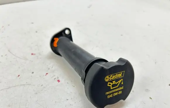 Land Rover Evoque II Oil fill pipe G4D36763BA