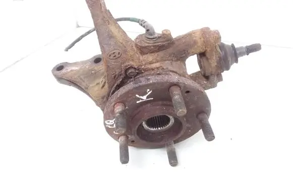 Hyundai Tucson JM Front wheel hub spindle knuckle