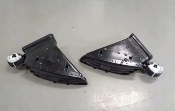 Ford C-MAX II Dash center air vent grill