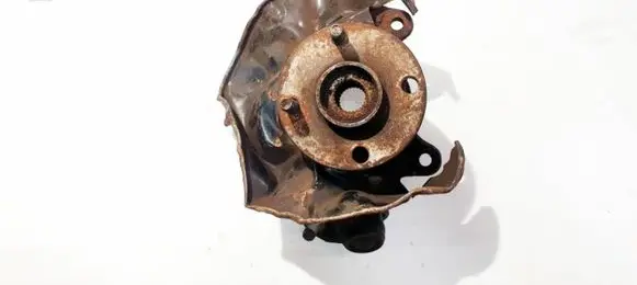Toyota Corolla E120 E130 Front wheel hub
