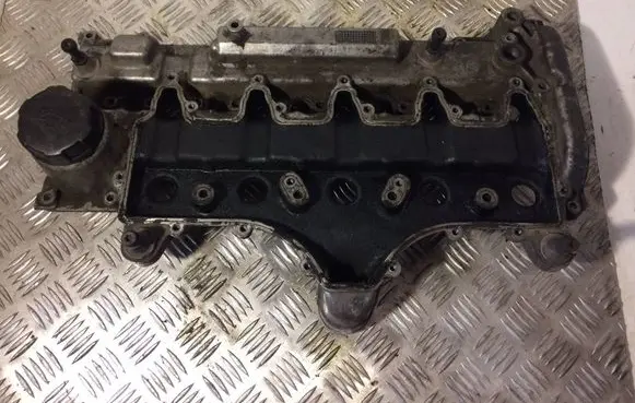 Volvo XC90 Rocker cam cover 08692397
