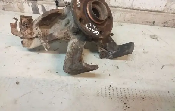Volkswagen Golf V Front wheel hub