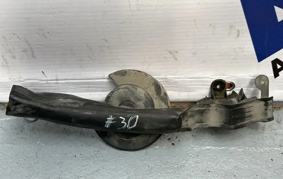 BMW 3 F30 F35 F31 Engine compartment rubber 5176725583 18068510