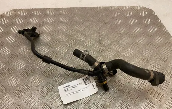 Volvo XC90 Engine coolant pipe/hose 32222677