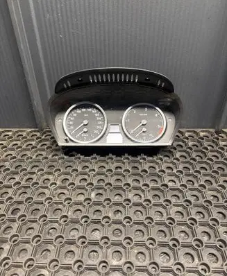 BMW 5 E60 E61 Speedometer (instrument cluster) 110080213 62116983153 89801890