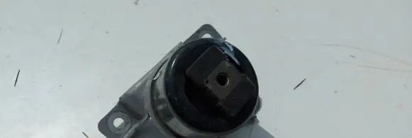 Volvo XC60 Engine mount bracket 31330135
