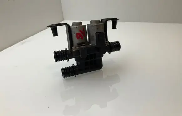 BMW 5 E60 E61 Coolant heater control valve 