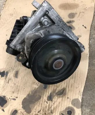 Opel Insignia B Water pump