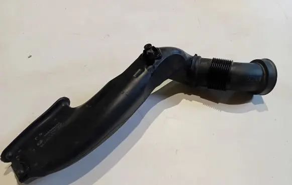 Opel Astra H Air intake duct part 55351756 551020308