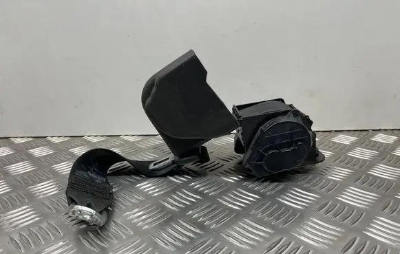 Rear seatbelt