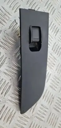 Nissan Terrano Quarter vent window switch 