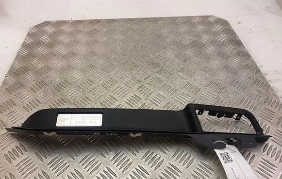 Ford Mustang VI Dashboard glove box trim FR3B63044B88