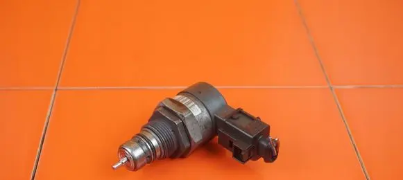 Audi Q7 4L Fuel pressure sensor 0281002855 BUG