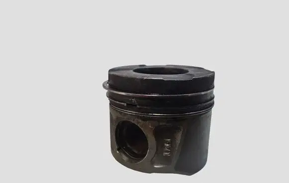 Opel Astra J Piston