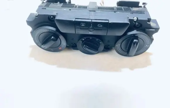 Skoda Octavia Mk2 (1Z) Climate control unit
