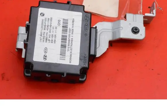 KIA Sportage Comfort/convenience module 95300P1000