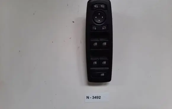 Renault Laguna III Electric window control switch 809610006R