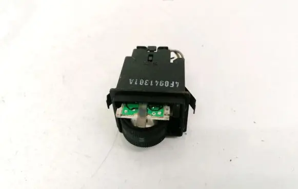 Audi A6 S6 C6 4F Headlight level height control switch 4f0941301a
