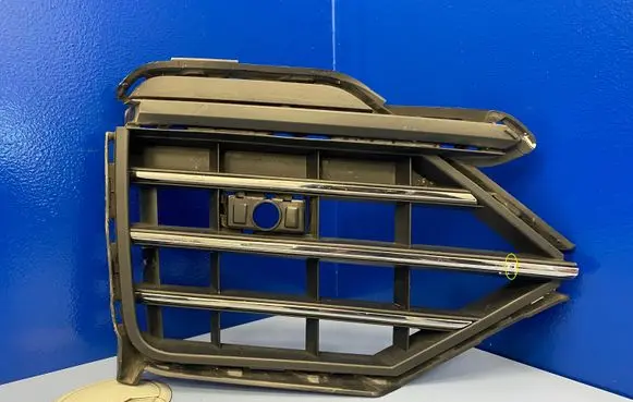 Volkswagen Touareg III Front fog light trim/grill 760853665B 760853651