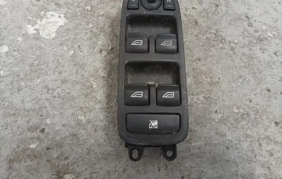 Volvo S40 Electric window control switch 30795081 03451700