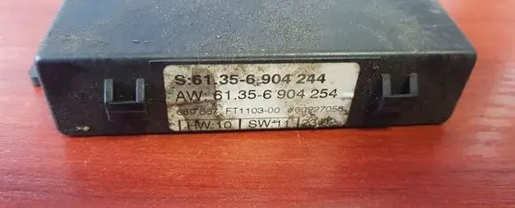 BMW 5 E39 Wing mirror control module 6904244