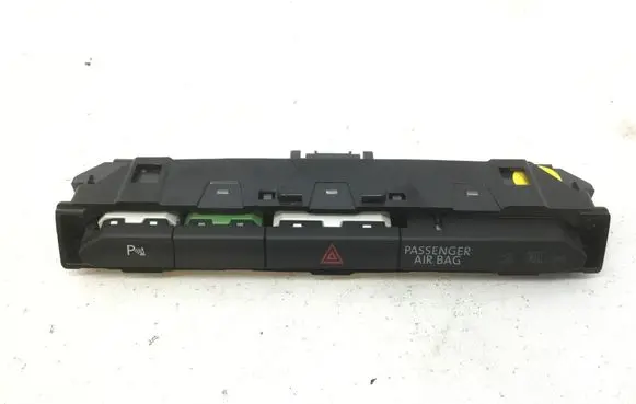 Volkswagen PASSAT B8 Hazard light switch 3G2853769A