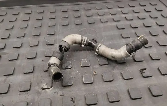 Land Rover Evoque I Engine coolant pipe/hose