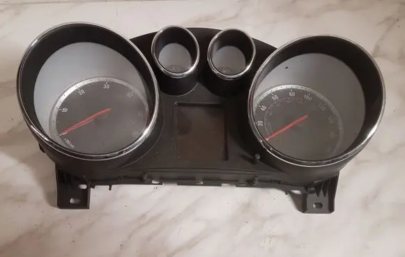 Opel Insignia A Speedometer (instrument cluster) 12844140