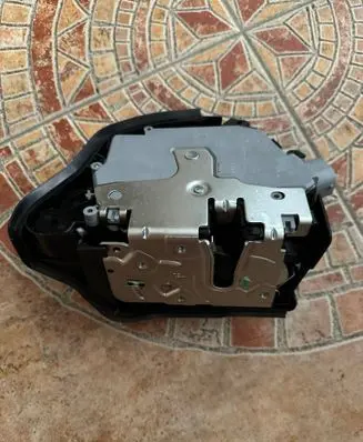 BMW X5 E53 Front door lock 51218402537