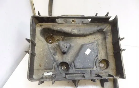 Skoda Fabia Mk1 (6Y) Battery box tray 6Q0915331