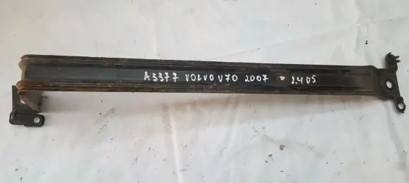 Fuel tank mounting bracket