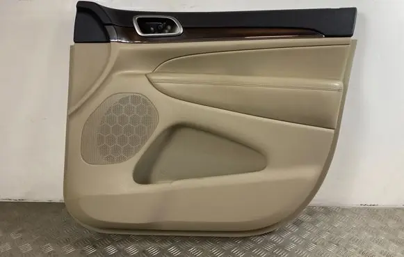 Jeep Grand Cherokee Front door card panel trim 62662E 173847 5LL744L1AF