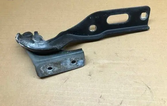 Seat Leon (5F) Engine bonnet/hood hinges 5F0823301A